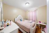 1073 Bond St - Photo 10