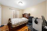 1073 Bond St - Photo 13