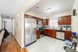 1073 Bond St - Photo 8