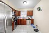 1073 Bond St - Photo 9