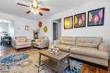 640 Franklin Ave - Photo 4