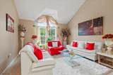 22 Cherbourg Dr - Photo 18
