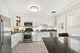 951 Darien Ter - Photo 11