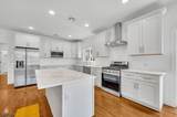 210 Corliss Avenue - Photo 9