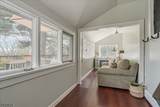 33 Holland Ave - Photo 14
