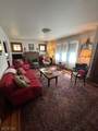 1075 Thomas St - Photo 5