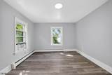 582 Roseberry St - Photo 18