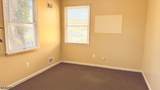 490 Somerset St - Photo 3