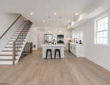 360 21St St - Photo 2