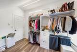 946 Emma St - Photo 11