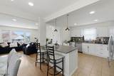 1134 Rivington St - Photo 4