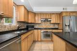 300 Pond Ct - Photo 14