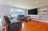 17 Corwin St - Photo 4