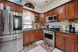 32 E Russell St - Photo 2