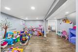 214 W 17Th St - Photo 8