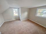 11 Van Dam Ave - Photo 4