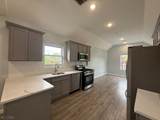 190 E Lindsley - Photo 4