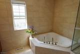 10 Queens Ln - Photo 13