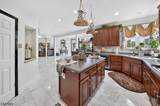 3 Surrey Way - Photo 4