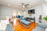 1136 Valley Rd - Photo 4
