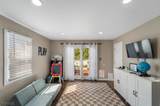 555 E Maple Ave - Photo 14