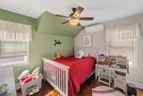 555 E Maple Ave - Photo 17