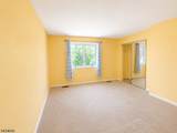18 Mews Ln - Photo 11