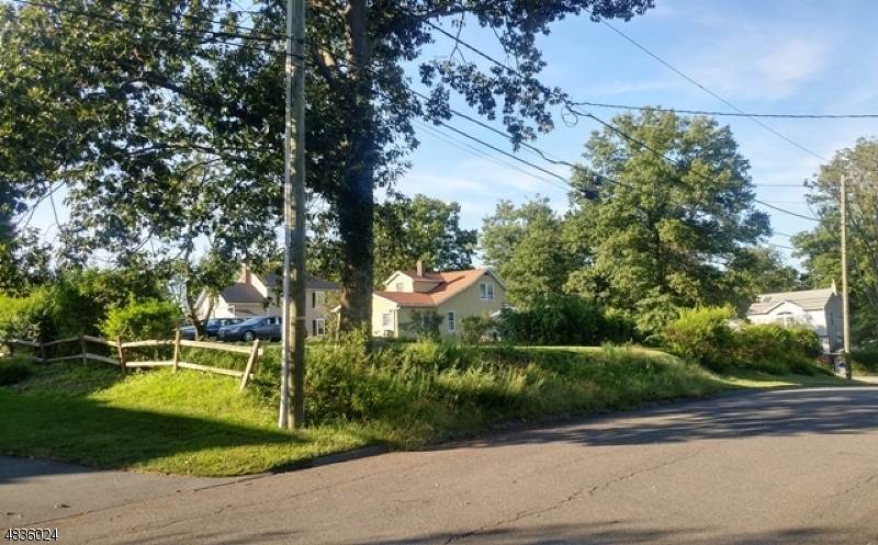 201 Hillside Ave - Photo 1