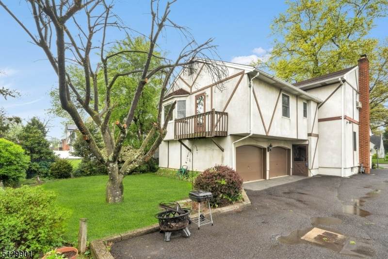 2073 Mountain Ave - Photo 1