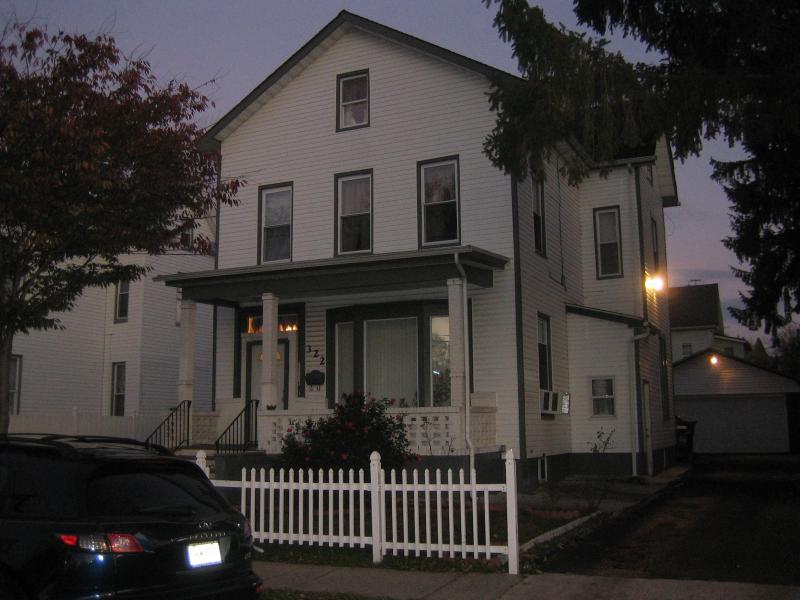 320 E 5Th St - Photo 1