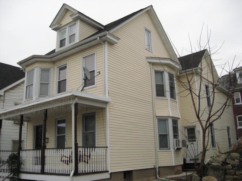 114 Bullman St - Photo 1