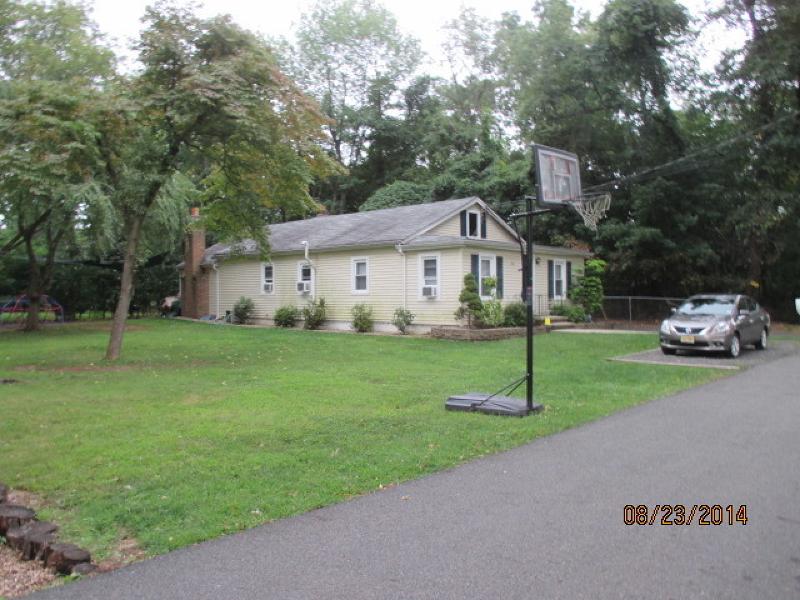 431 Equator Ave - Photo 1