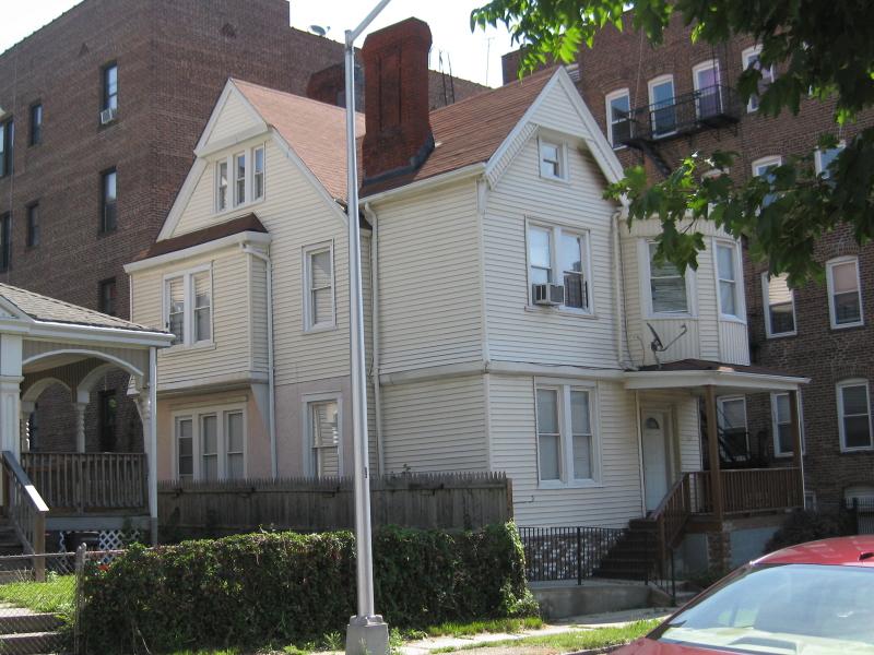 10 Halsted Pl - Photo 1