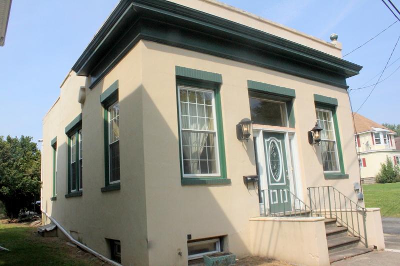 933 Lee Ave - Photo 1