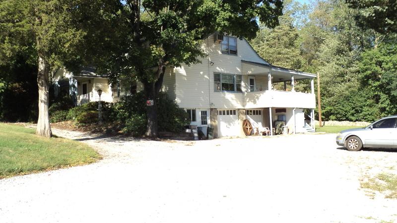 28 Paradise Rd - Photo 1