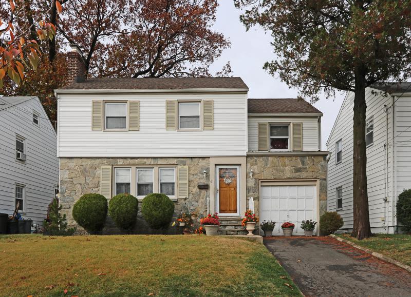 61 Van Reyper Pl - Photo 1