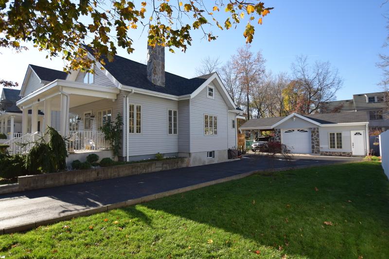 616 Brookside Pl - Photo 1