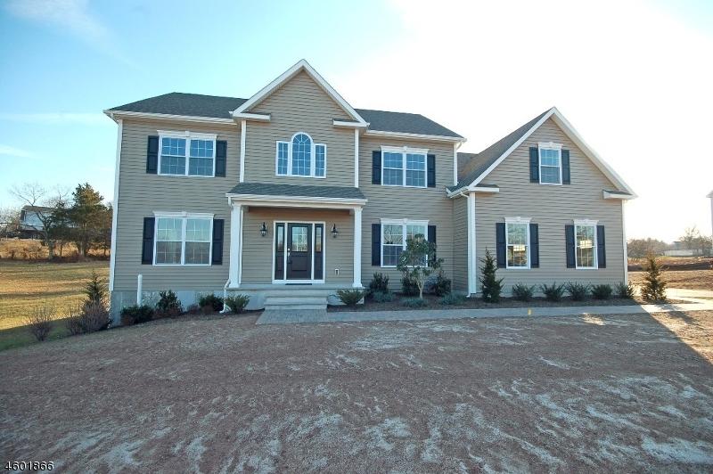 114 Elia Dr - Photo 1