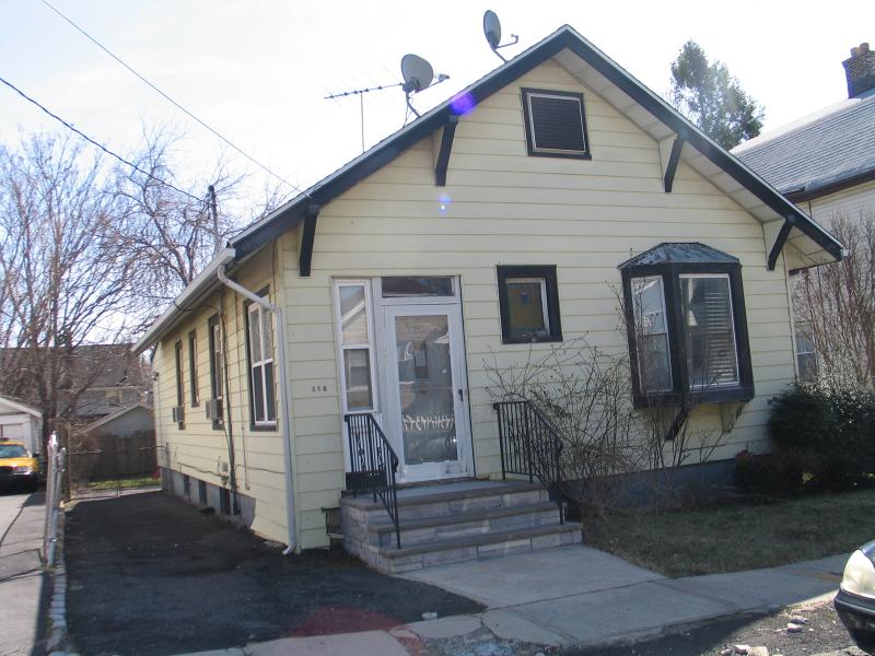 116 38th St - Photo 1