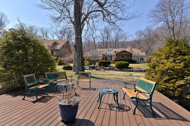 54 Old Lakeside Rd S - Photo 1