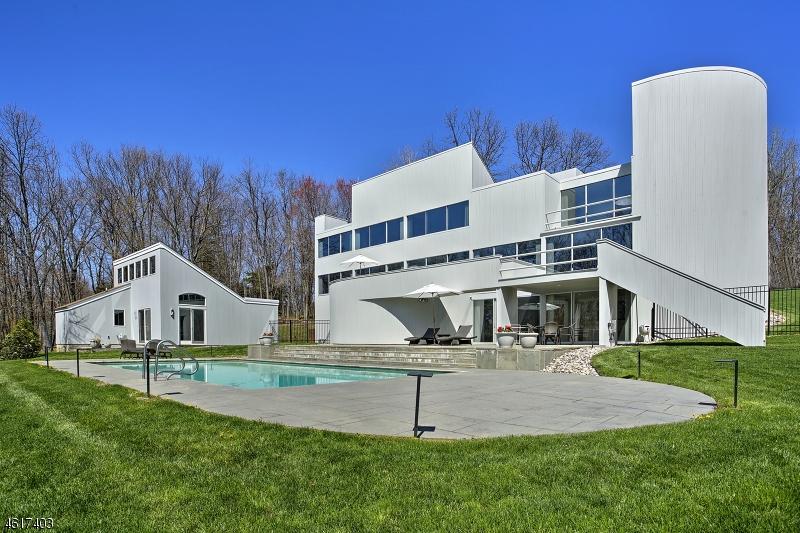 1 Carriage Hill Dr - Photo 1