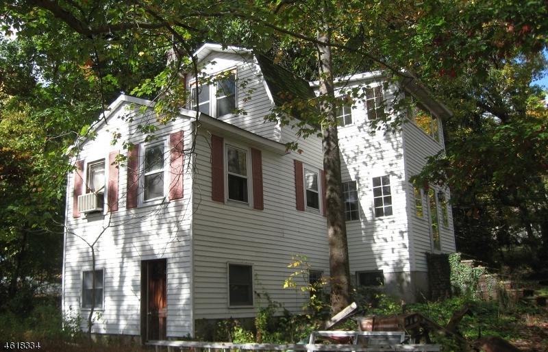 220 Mountain Ave - Photo 1