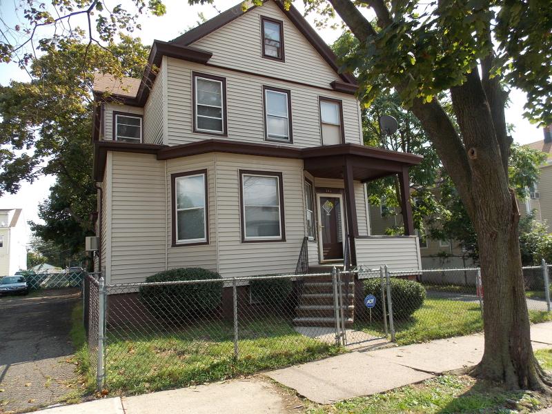 385 E 19Th St - Photo 1