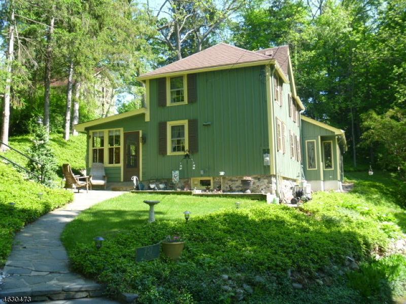 737 Water Street - Photo 1