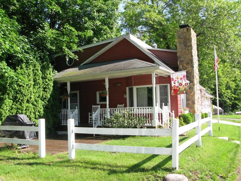545 River Rd - Photo 1