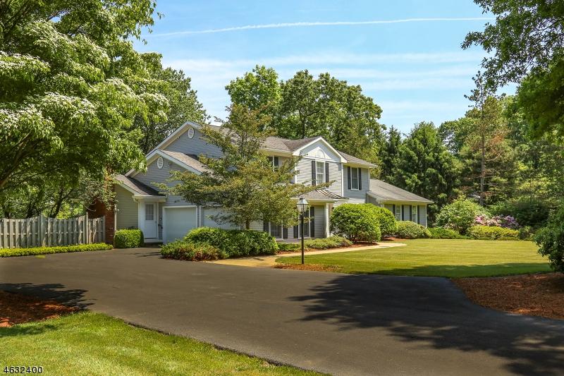 41 Newton Ave - Photo 1