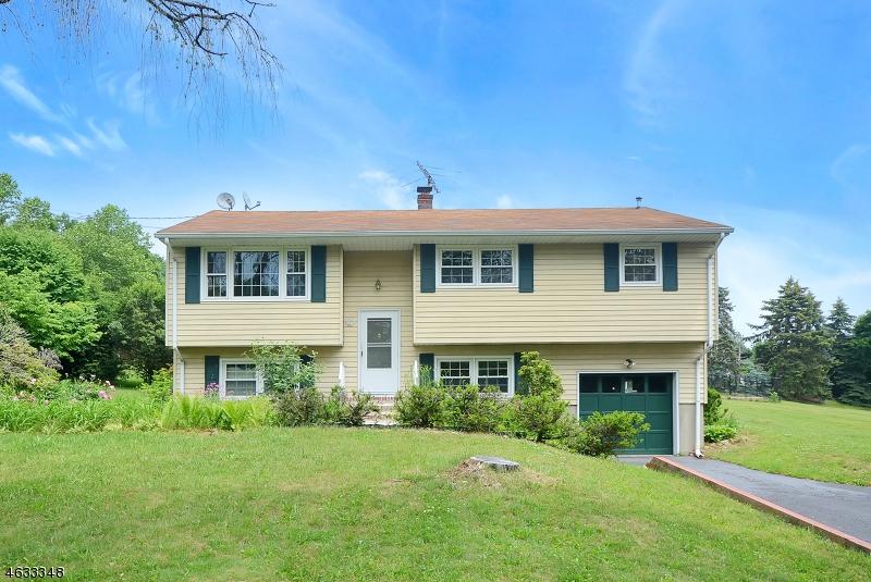 8 Lingert Ave - Photo 1