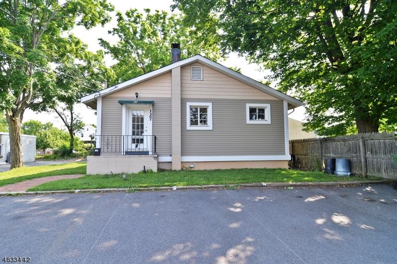 127 Maple Ave - Photo 1