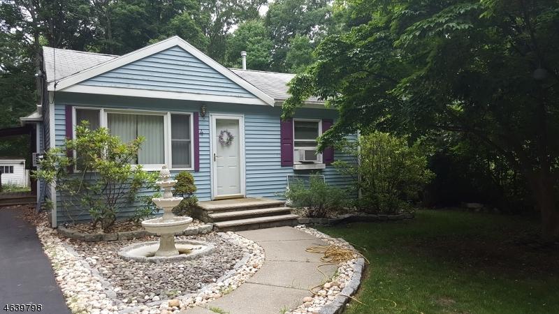 4 Hickory Ln - Photo 1
