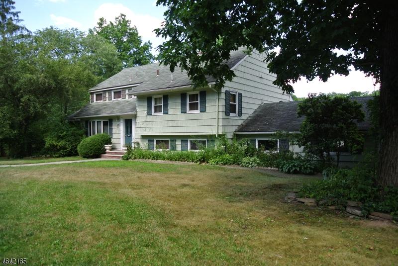 138 Lake Dr W - Photo 1